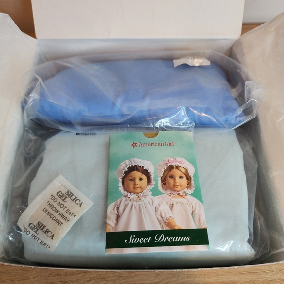 American Girl Elizabeth's Bedding New Retired - Picture 1 of 7